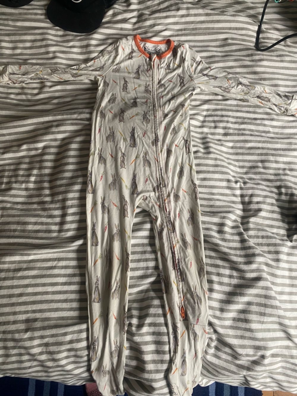Free Birdies Bamboo Footie Sleeper with Rabbit Print 3T